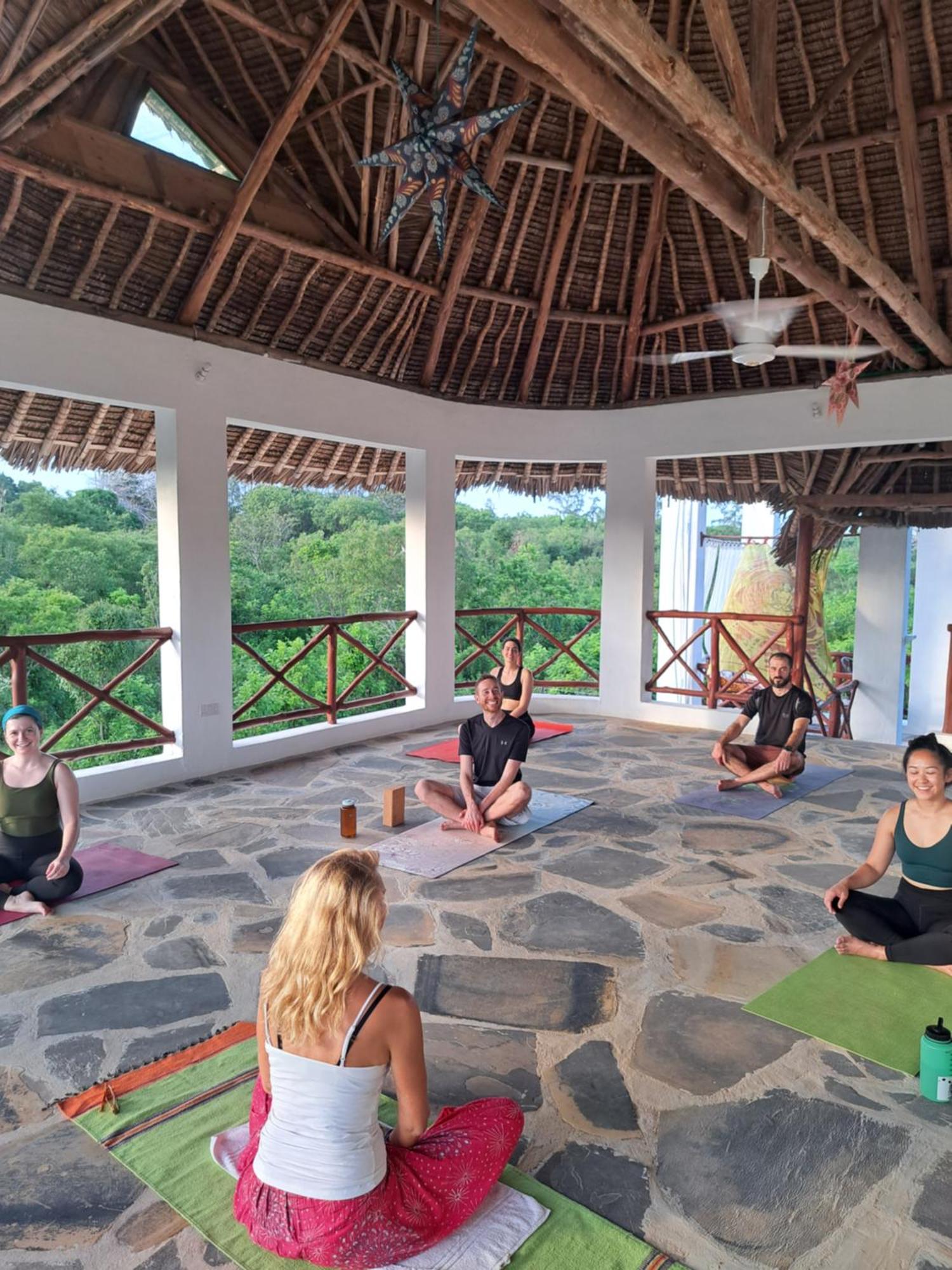 Diani Yoga Barn Panzió Ukunda Kültér fotó