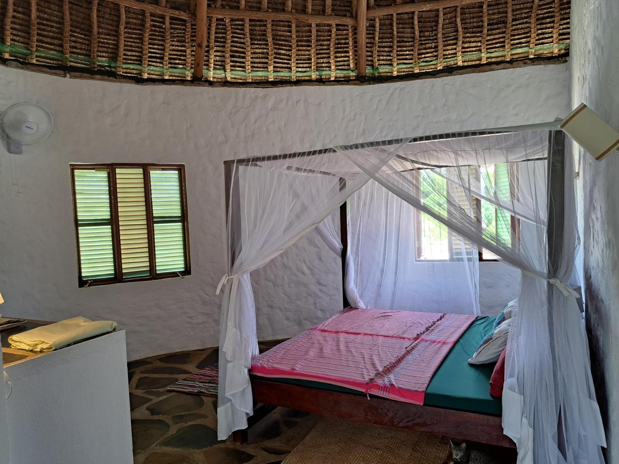 Diani Yoga Barn Panzió Ukunda Kültér fotó