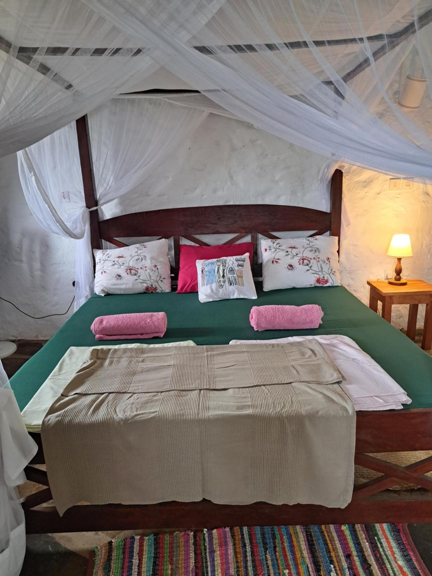 Diani Yoga Barn Panzió Ukunda Kültér fotó