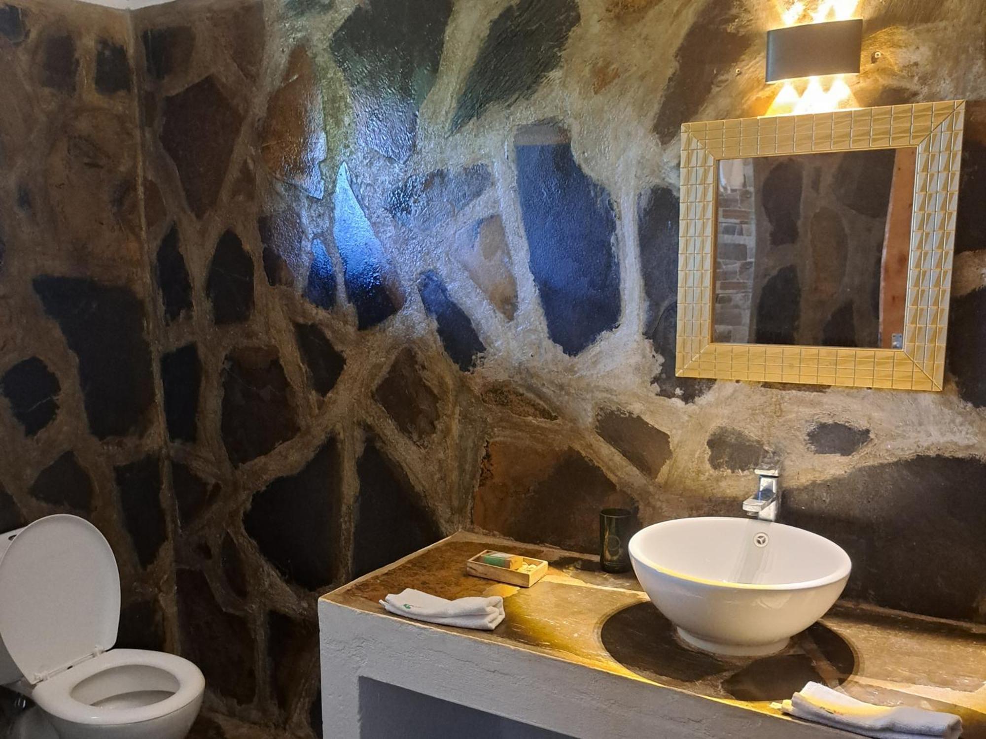 Diani Yoga Barn Panzió Ukunda Szoba fotó