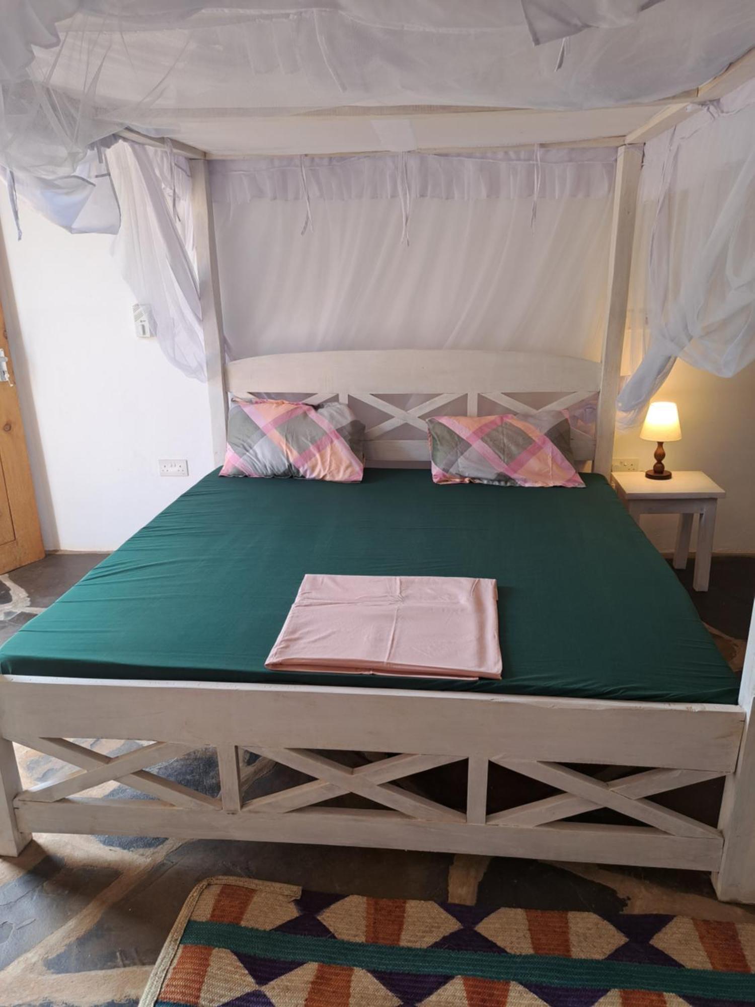 Diani Yoga Barn Panzió Ukunda Kültér fotó