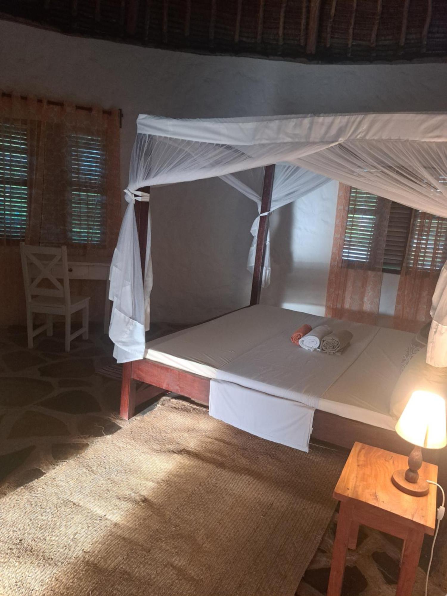 Diani Yoga Barn Panzió Ukunda Szoba fotó